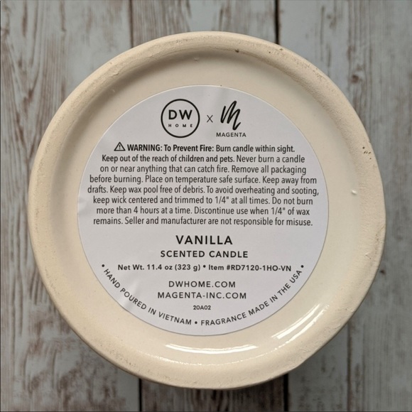 Vanilla candle - Rae Dunn Home 11.4 oz - Picture 2 of 3